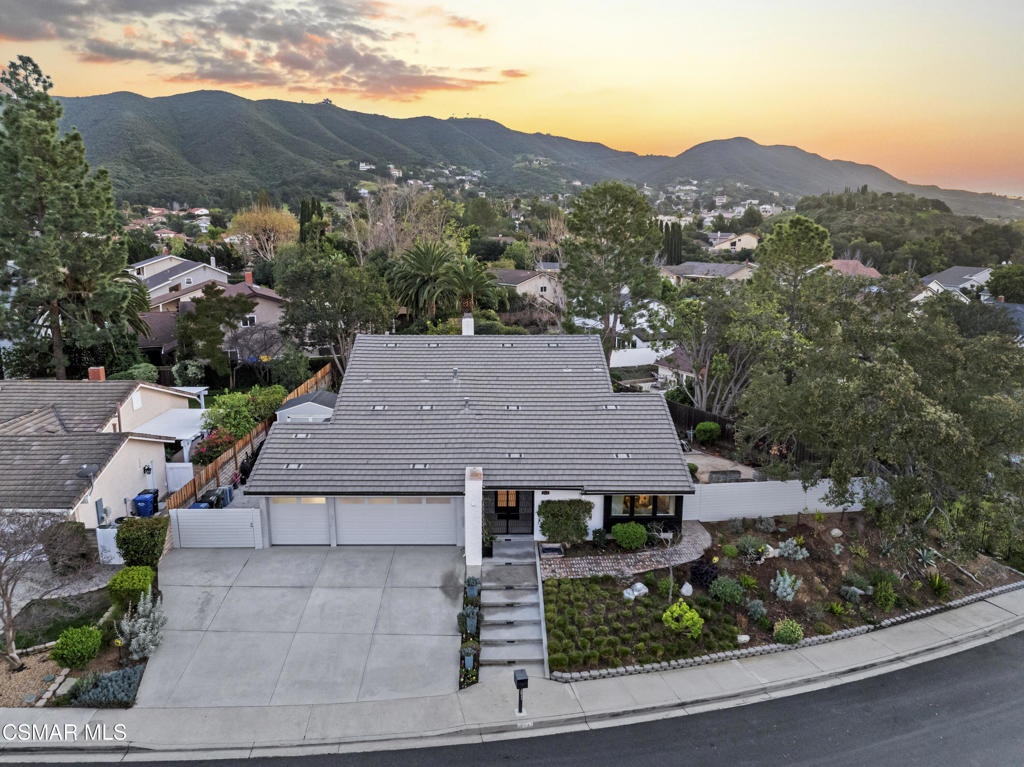 854 Lindawood Street