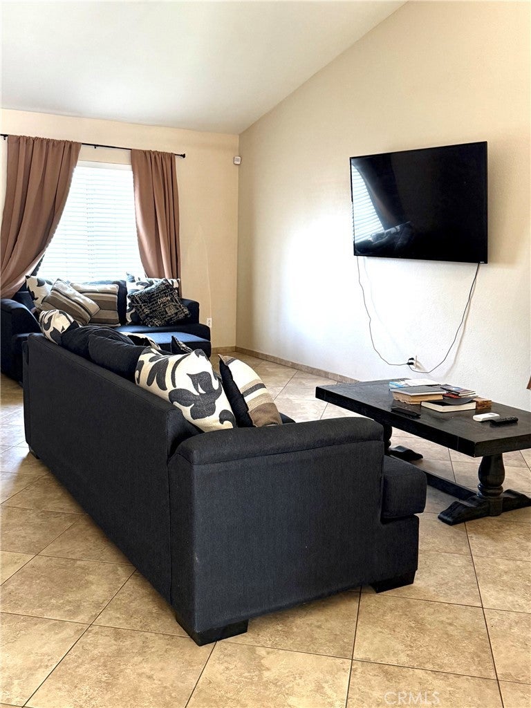 16159 Avenida De Loring