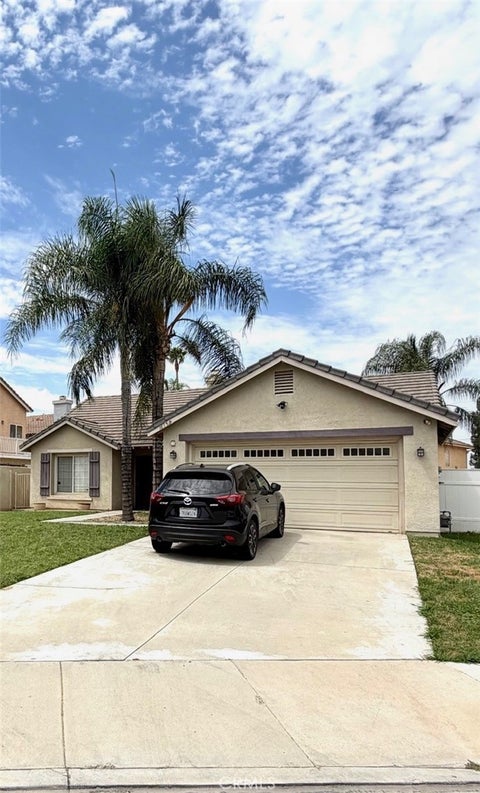 Photo of 16159 Avenida De Loring, Moreno Valley, CA 92551 (MLS # IV26183613)