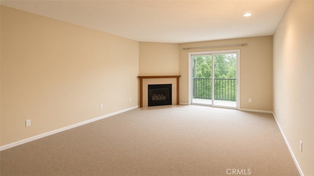 460 Oak Street 210