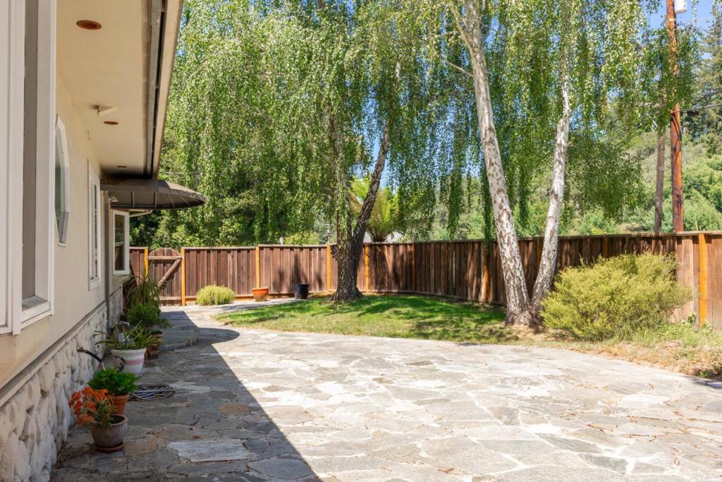 2000 Glen Canyon Road