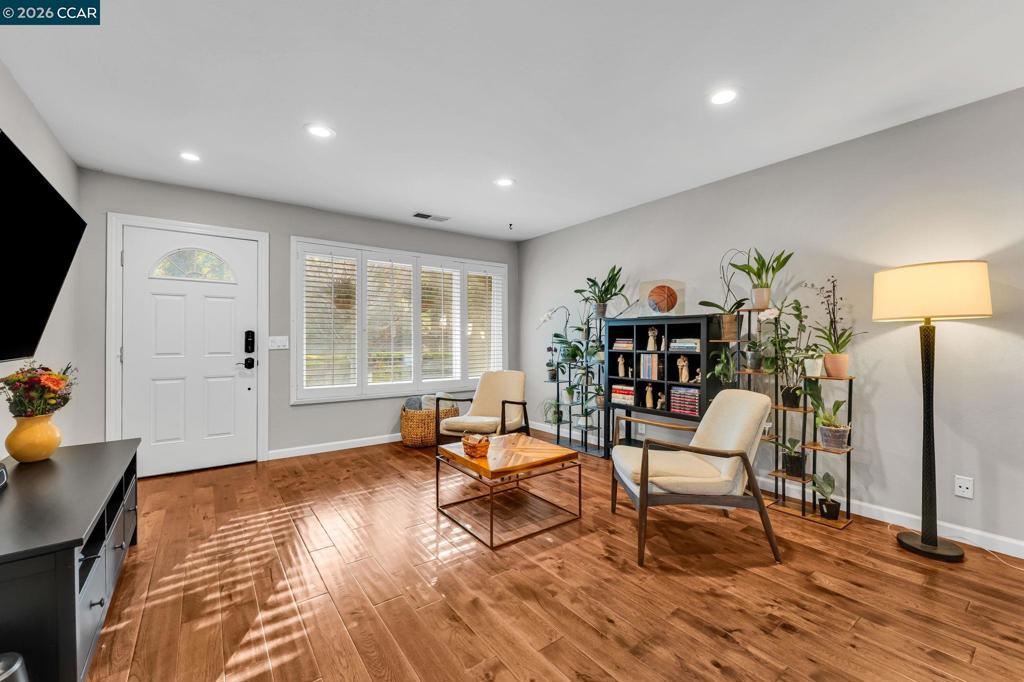 2724 Bollinger Canyon Rd