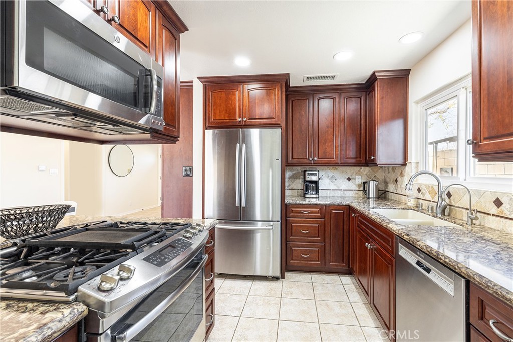 Valley West (Royal/Sycamore) (307) - Residential Lease