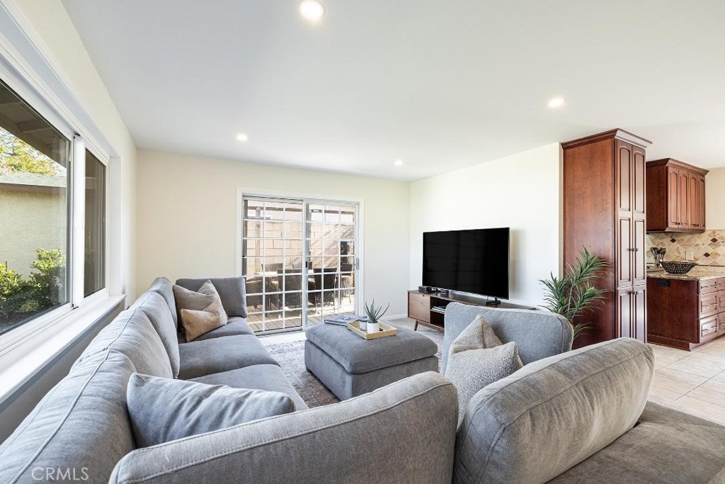 Valley West (Royal/Sycamore) (307) - Residential Lease