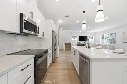 MLS: IV26189050