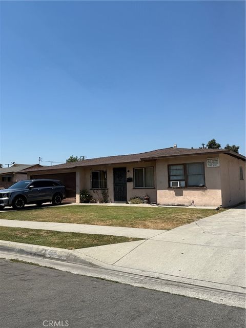 Photo of 6815 Colmar Avenue, Bell Gardens, CA 90201 (MLS # PW25192880)