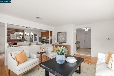 Photo of 9689 Davona Dr Dr, San Ramon, CA 94583 (MLS # 41132161)