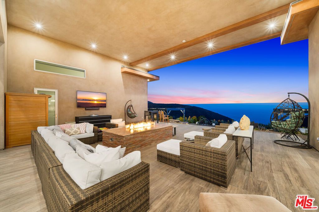 Photo of 10715 Yerba Buena Road, Malibu, CA 90265 (MLS # 26646425)