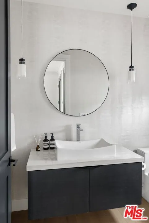 Manhattan Beach, California 90266, United States, 4 Bedrooms Bedrooms, ,4 BathroomsBathrooms,Residential,Pending,238861