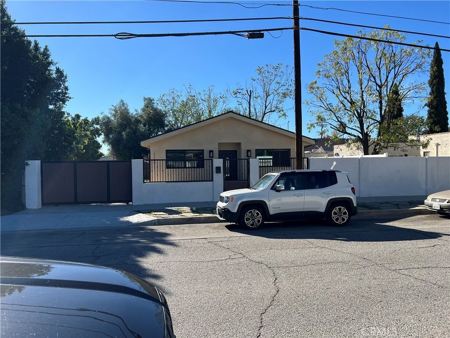 Brand new 2 bedroom 2.5 bath ADU on a gated private yard. Must See...