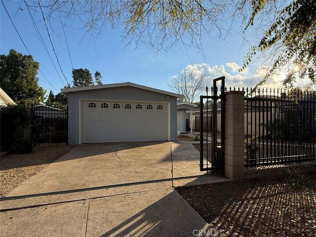 Photo of 19512 Leadwell, Reseda, CA 91335 (MLS # SR26017386)