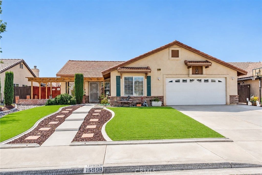 15999 Holly Brook