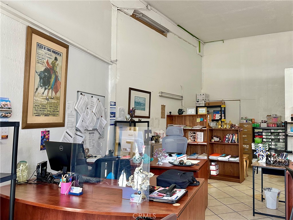 845 W Gardena Boulevard