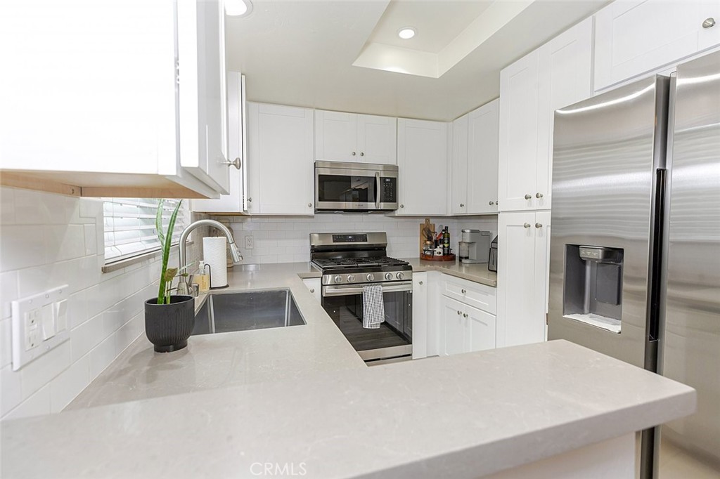 581 W Greenwood Avenue 6