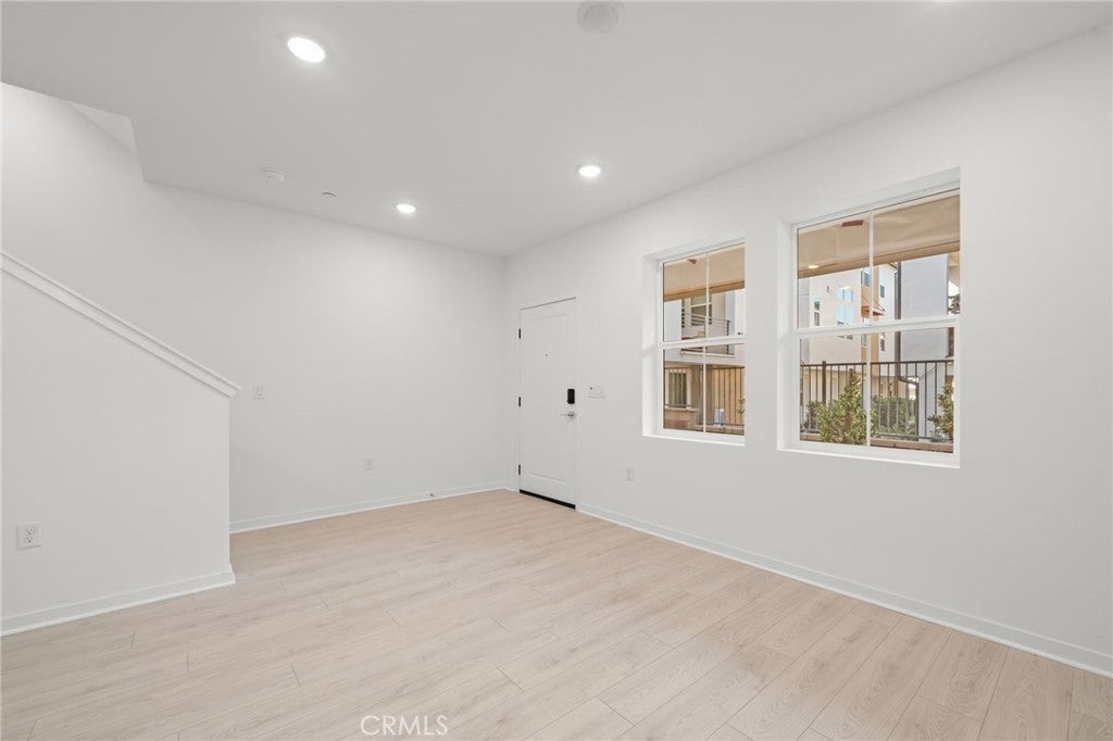 463 Paradiso Place