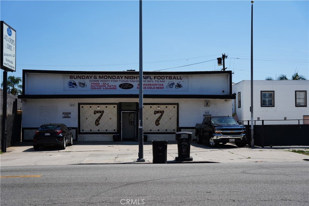 7430 S Western