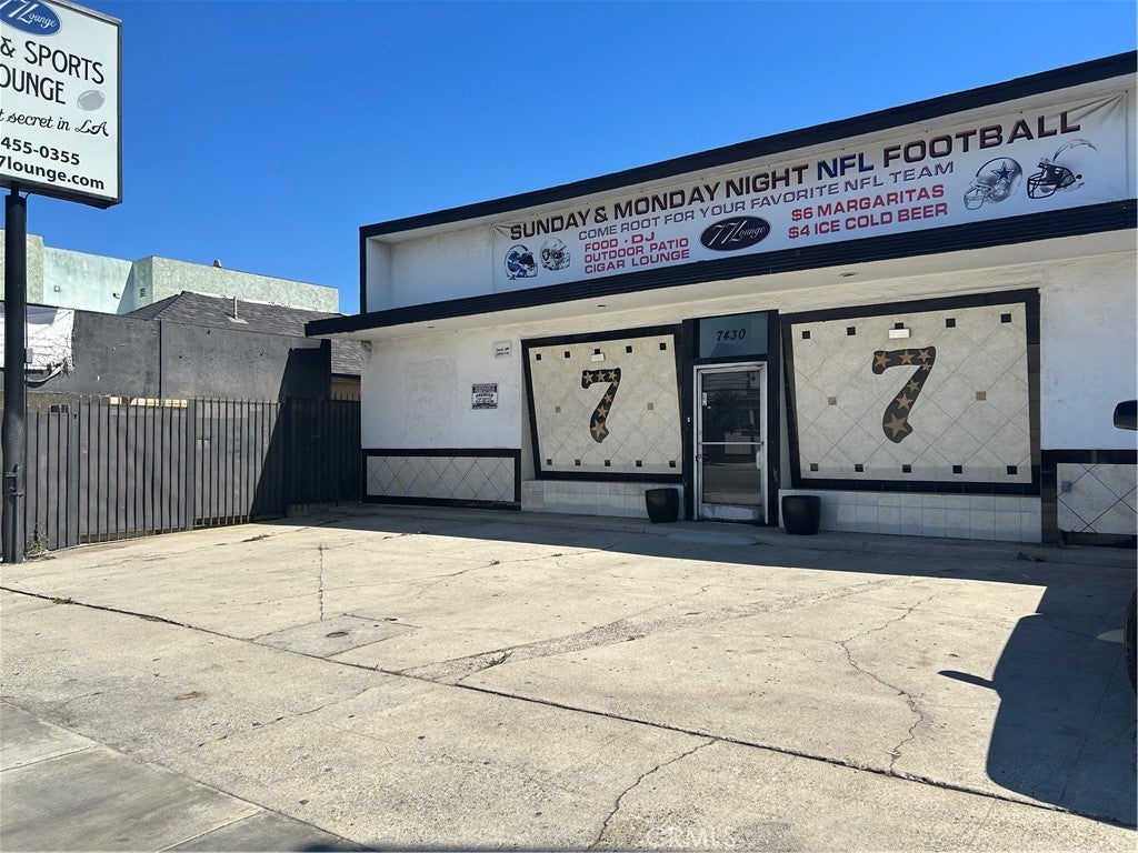 7430 S Western