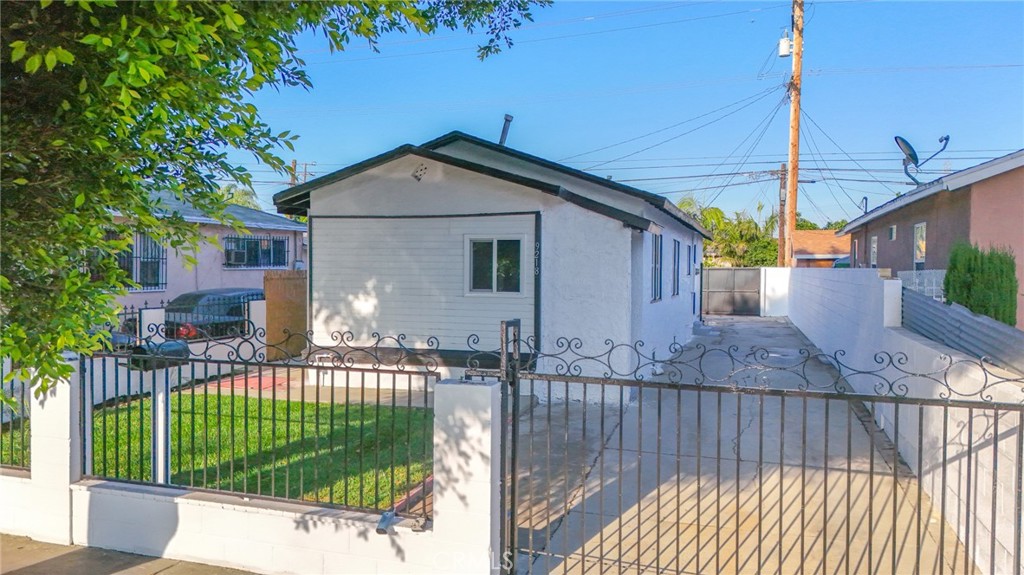 9218 Hooper Avenue
