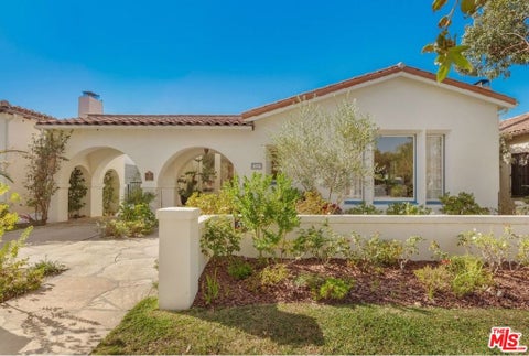 Photo of 1067 S Point View Street, Los Angeles, CA 90035 (MLS # 26989147)