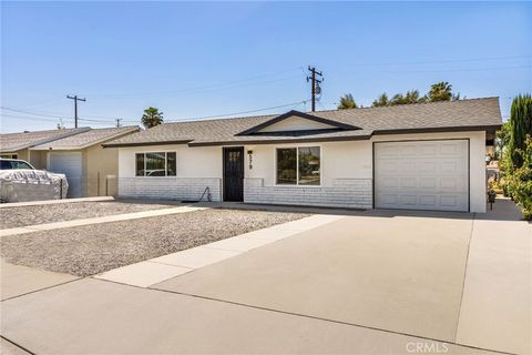 Photo of 579 W Mayberry Avenue, Hemet, CA 92543 (MLS # SW26072081)