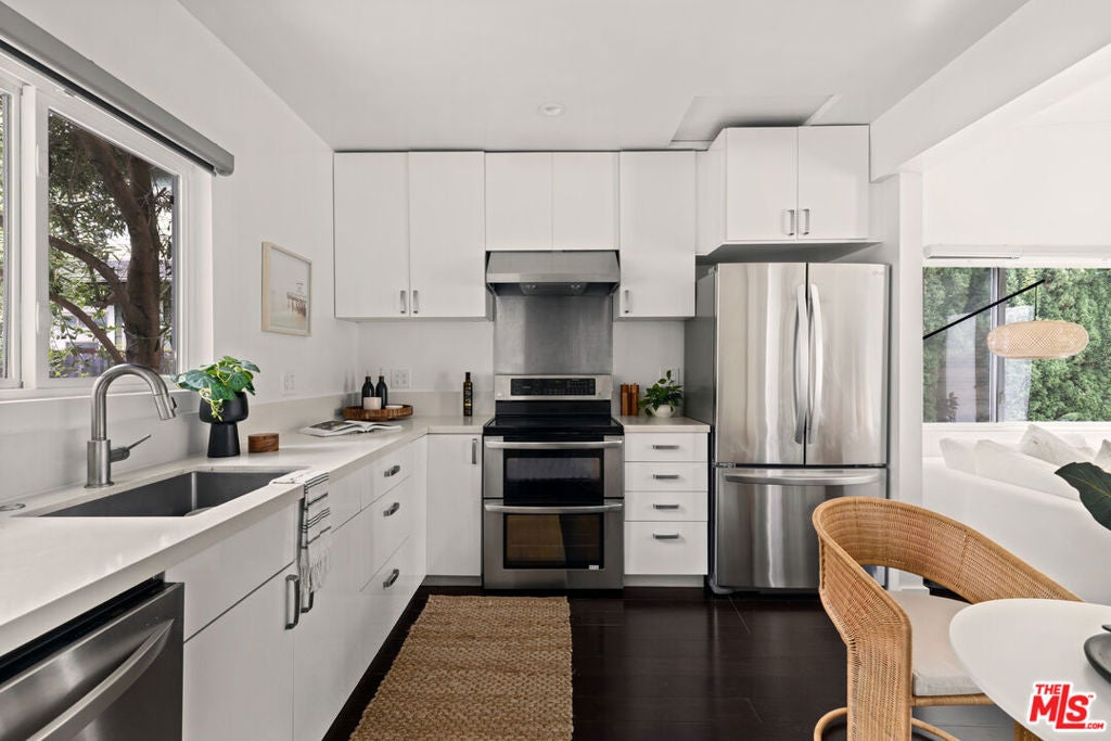 Photo of 1434 24th Street, Santa Monica, CA 90404 (MLS # 26101877)