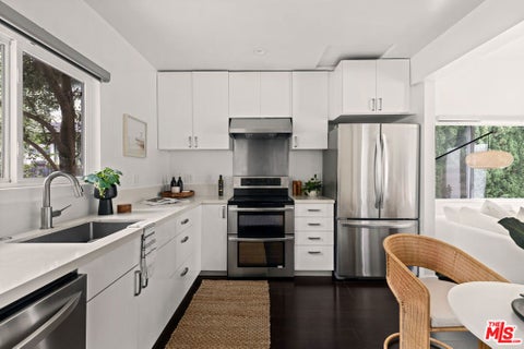 Photo of 1434 24th Street, Santa Monica, CA 90404 (MLS # 26101877)