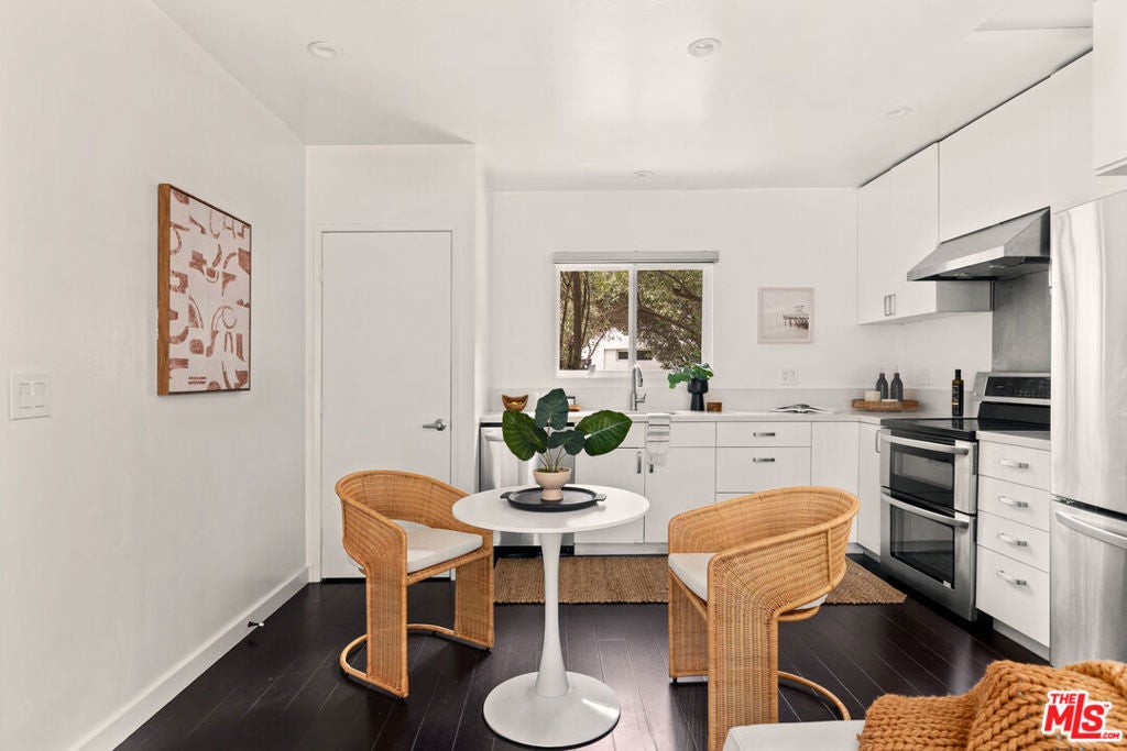 Photo of 1434 24th Street, Santa Monica, CA 90404 (MLS # 26101877)