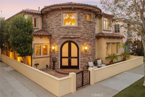 Photo of 215 The Toledo, Long Beach, CA 90803 (MLS # PW26206611)