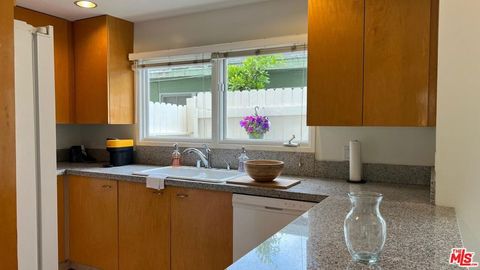Tiny photo for 807 21st Street #3, Santa Monica, CA 90403 (MLS # 26857721)