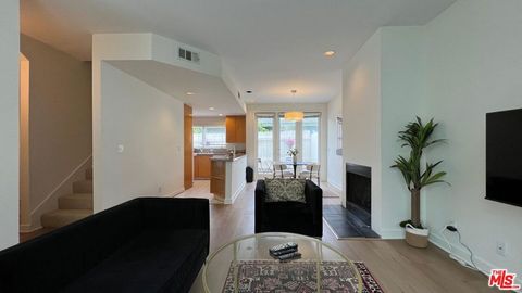 Tiny photo for 807 21st Street #3, Santa Monica, CA 90403 (MLS # 26857721)