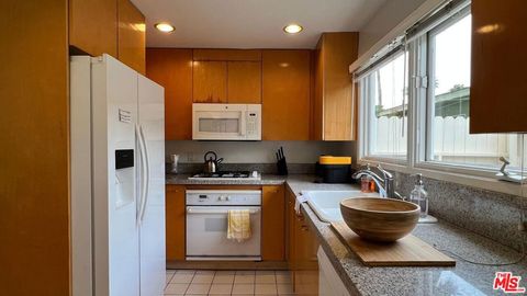Tiny photo for 807 21st Street #3, Santa Monica, CA 90403 (MLS # 26857721)