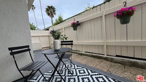 Tiny photo for 807 21st Street #3, Santa Monica, CA 90403 (MLS # 26857721)
