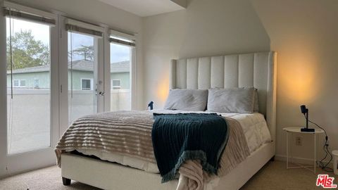 Tiny photo for 807 21st Street #3, Santa Monica, CA 90403 (MLS # 26857721)