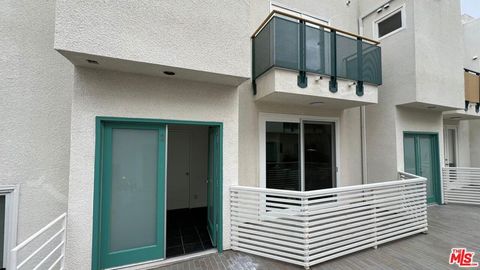 Tiny photo for 807 21st Street #3, Santa Monica, CA 90403 (MLS # 26857721)
