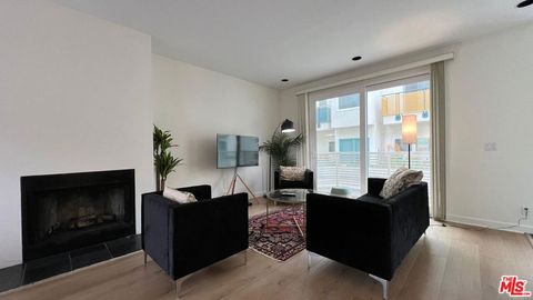 Tiny photo for 807 21st Street #3, Santa Monica, CA 90403 (MLS # 26857721)
