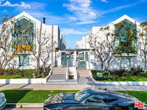 Photo of 807 21st Street #3, Santa Monica, CA 90403 (MLS # 26857721)