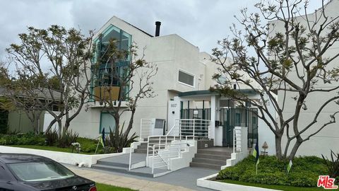 Tiny photo for 807 21st Street #3, Santa Monica, CA 90403 (MLS # 26857721)