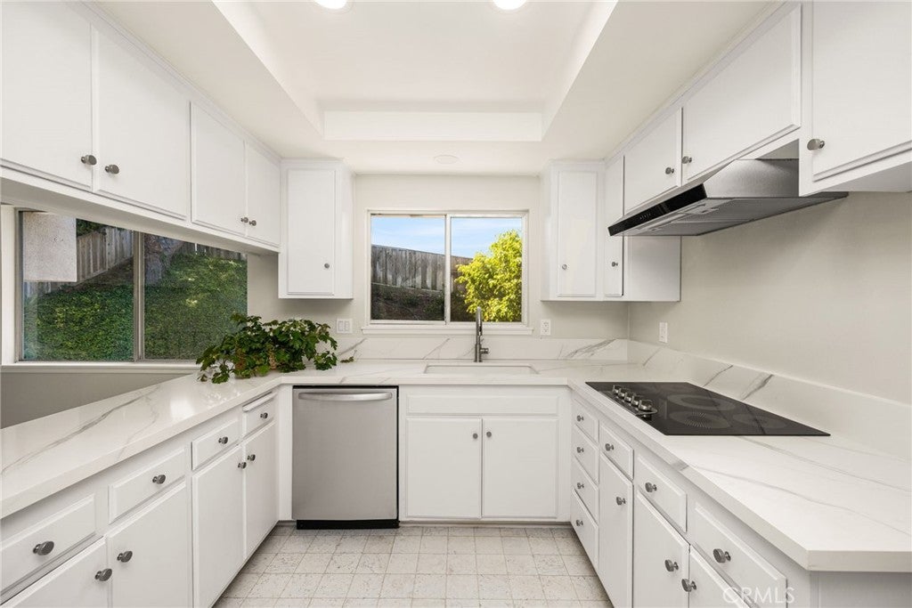 1877 Swan Circle, Costa Mesa CA 92626 - Photo 10