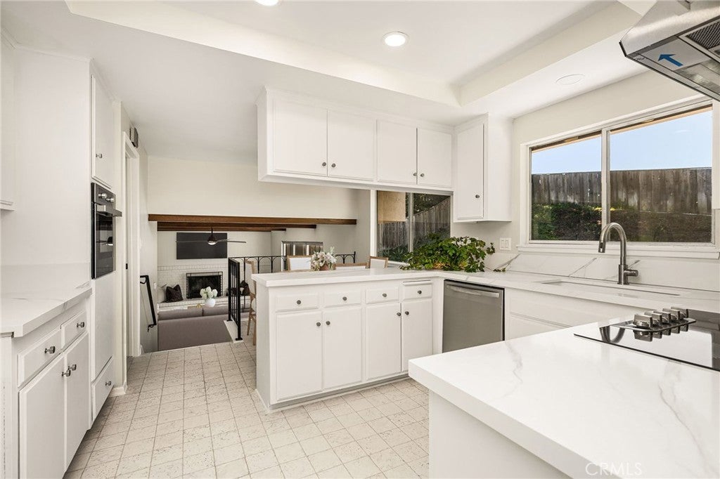 1877 Swan Circle, Costa Mesa CA 92626 - Photo 11