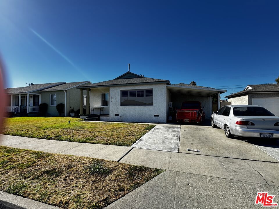 1317 W School Street