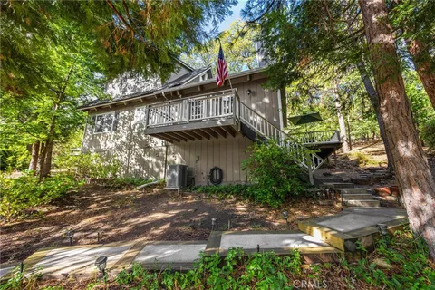 27963 St. Bernard Ln, Lake Arrowhead, CA 92352 - #: PW25219039