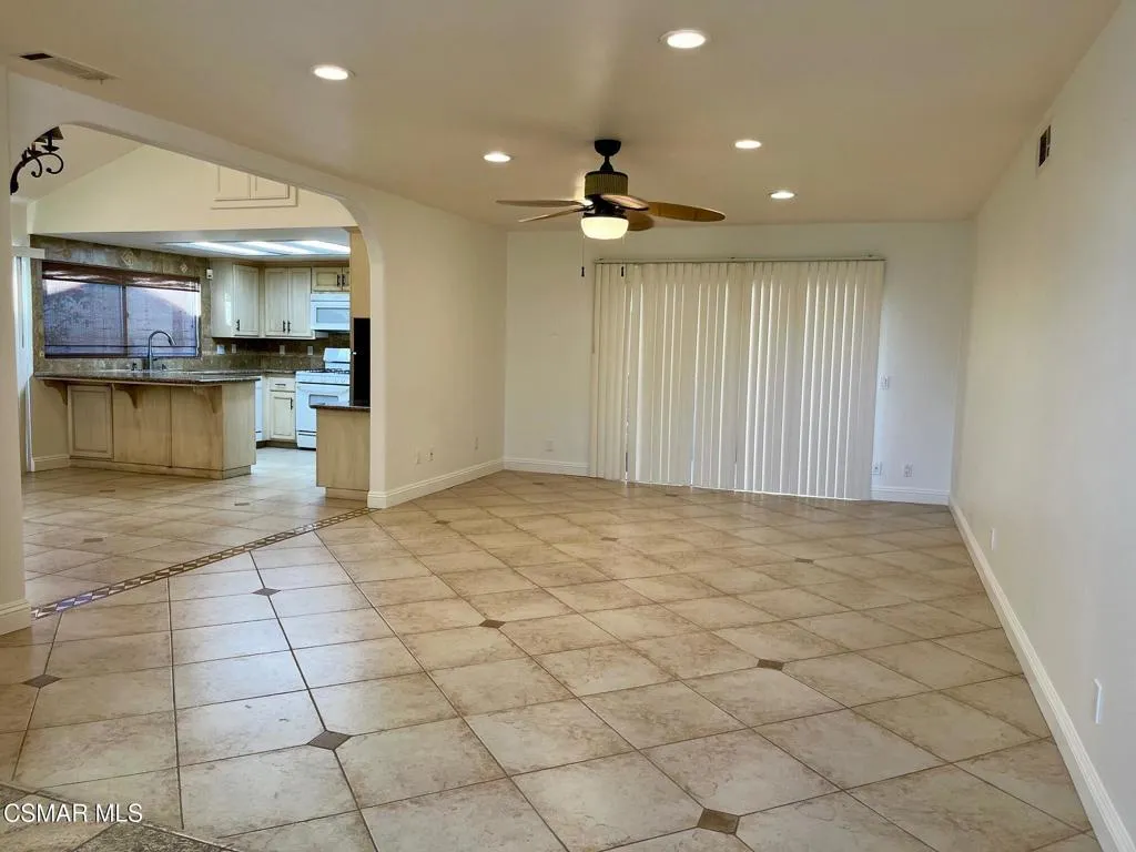 Oxnard, California 93035, United States, 6 Bedrooms Bedrooms, ,5 BathroomsBathrooms,Residential,Active,239905