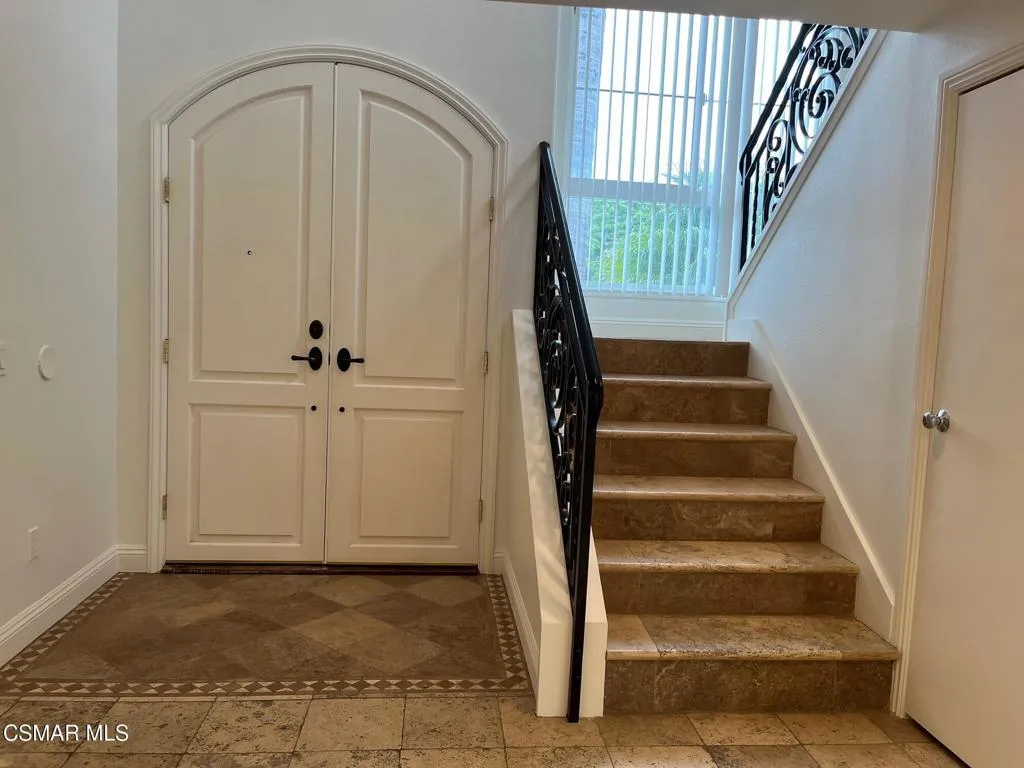 Oxnard, California 93035, United States, 6 Bedrooms Bedrooms, ,5 BathroomsBathrooms,Residential,Active,239905