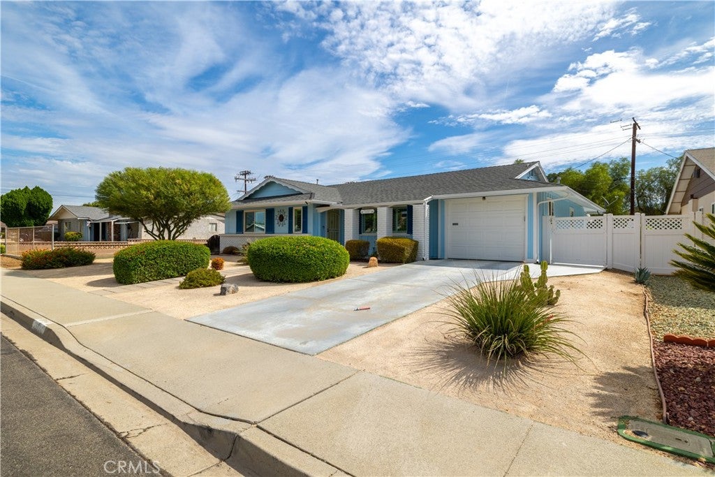 Photo of 28700 Thornhill DR, Menifee, CA 92586 (MLS # SW26191728)