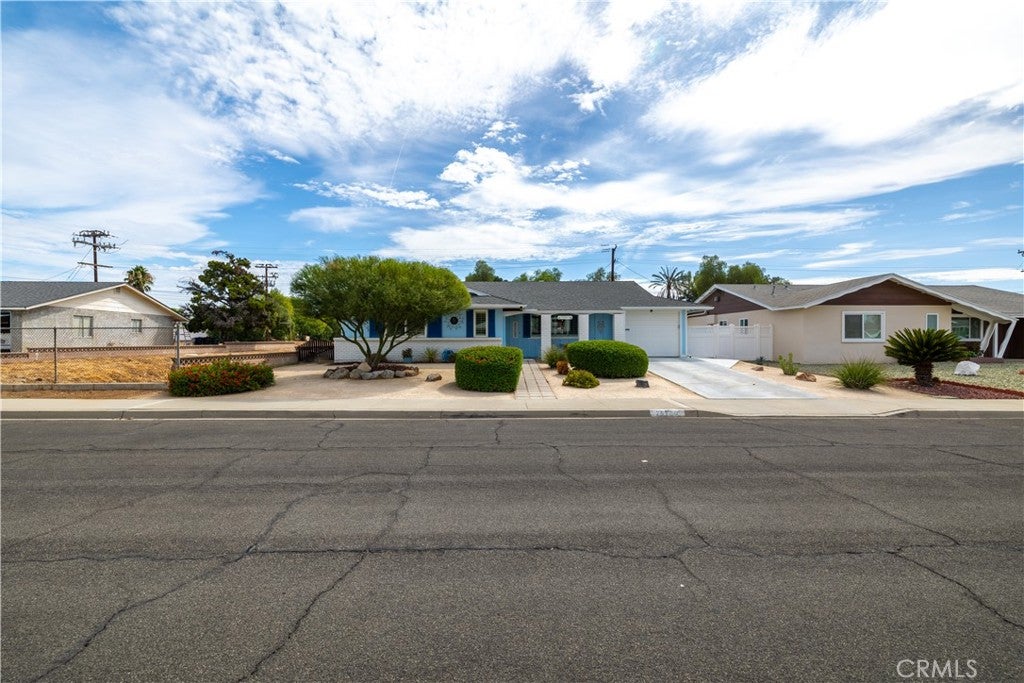 Photo of 28700 Thornhill DR, Menifee, CA 92586 (MLS # SW26191728)