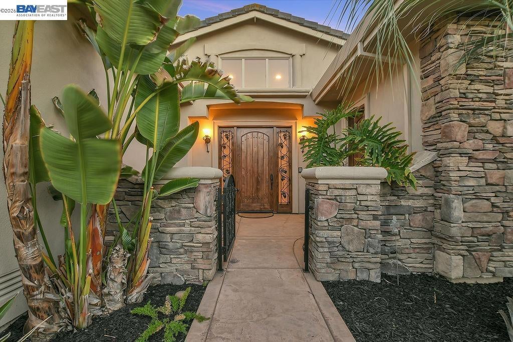5661 Oakmont Ct