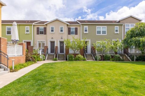 Photo of 411 Longden Avenue, San Mateo, CA 94403 (MLS # ML82044084)