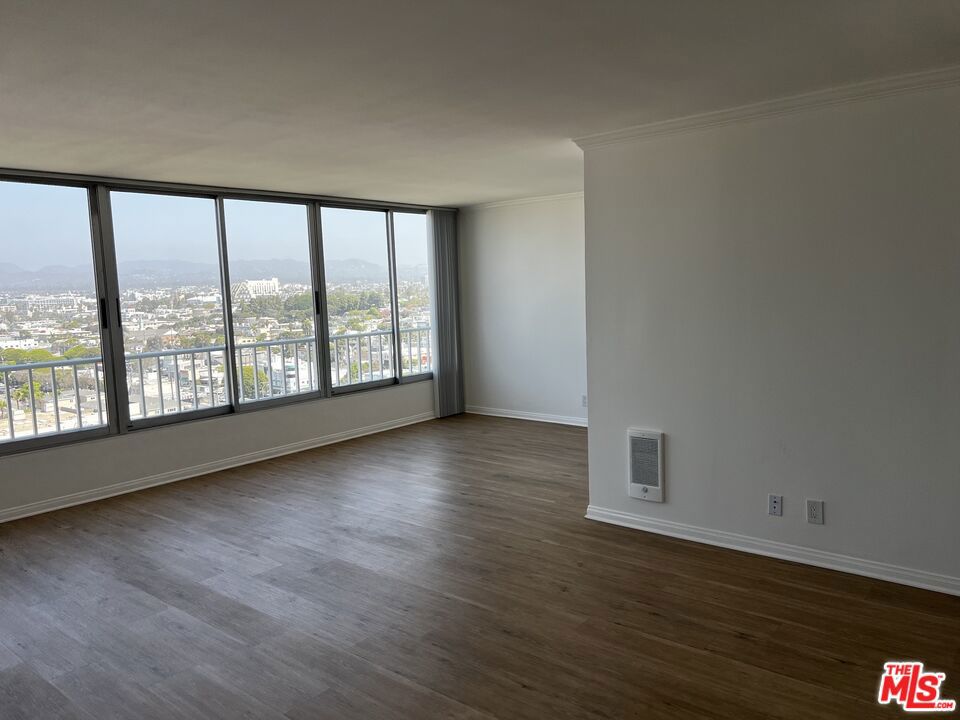 2800 Neilson Way 1521