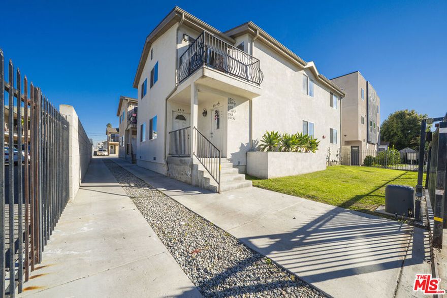 3bed 2bath newly remodeled 2 parking spaces, balcony.