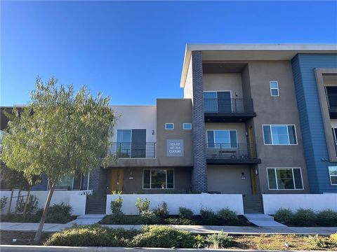 115 Culture Irvine CA 92618
